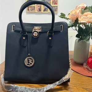 Chic Black Designer Shoulder Bag